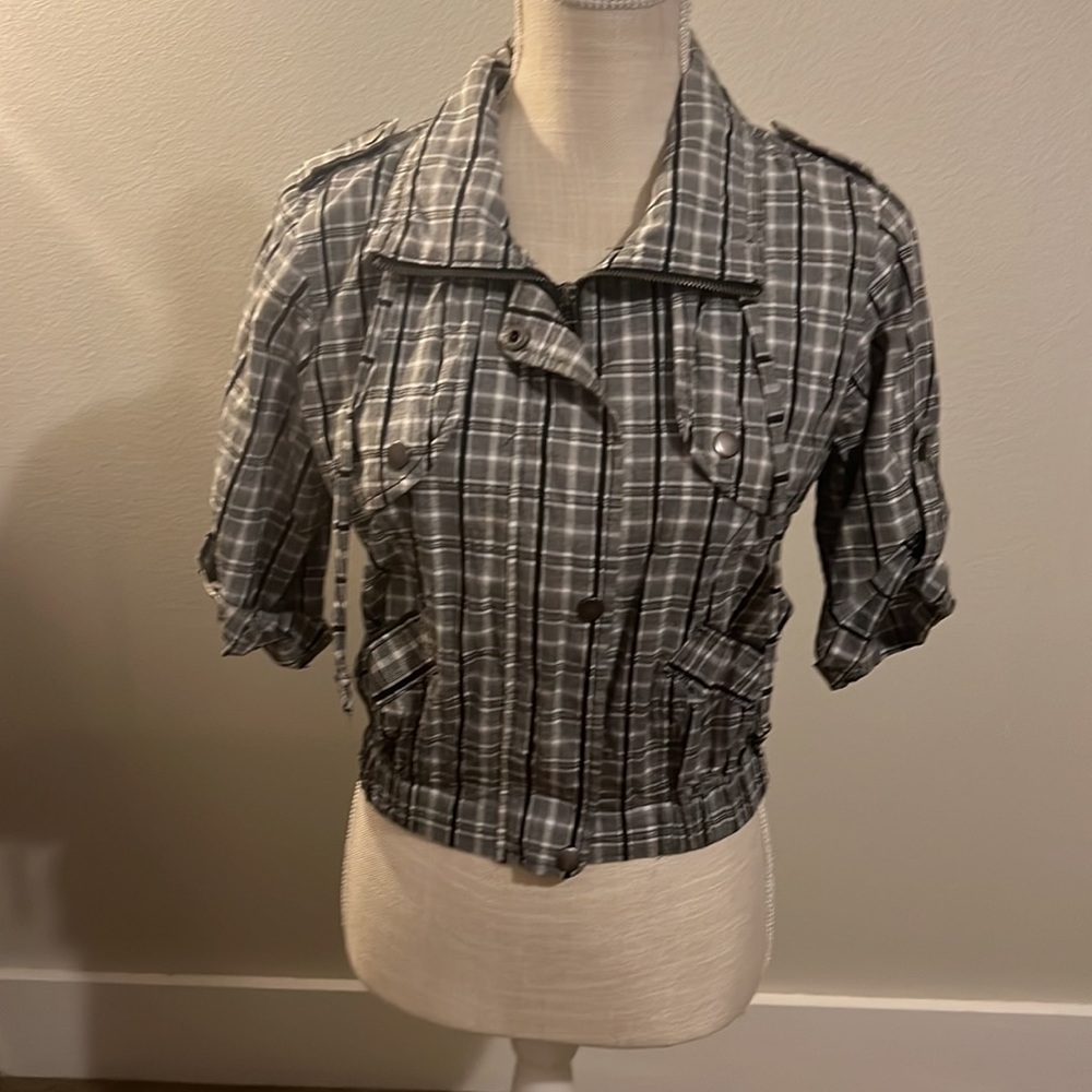 Buckle BKE short sleeved cropped jacket